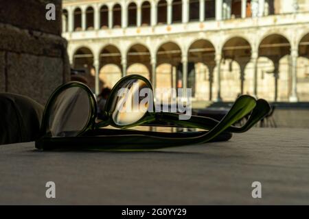 CREMONA, LOMBARDIE, ITALIE - 28 mai 2021: Cremona, Italie - ville scènes de centre-ville et violons ce milieu d'été à Cremona mai 2021 après verrouillage res Banque D'Images