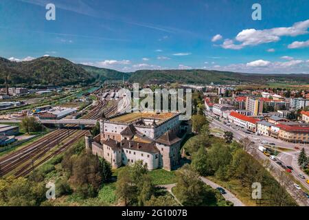 Château de Zvolen au printemps, Slovaquie Banque D'Images