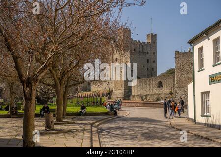 Tour du château de Rochester depuis Boley Hill Rochester Kent. Banque D'Images