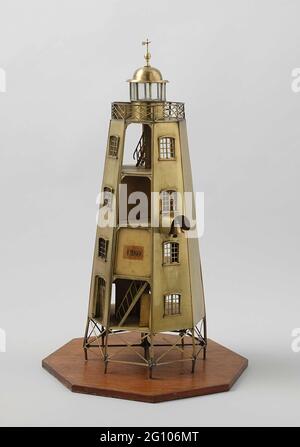 Modèle du phare de Duiveneiland à Java. Le phare à huit côtés de Duiveneiland, sur la pointe sud-ouest de Java, compte cinq étages. L'entrée est au premier étage. Trois côtés du modèle ont été laissés ouverts pour afficher l'intérieur et les escaliers. Une cloche est suspendue d'un côté. Le phare a été construit aux pays-Bas entre 1870 et 1872, puis démantelé et expédié en Indonésie où il a été remonté. Banque D'Images