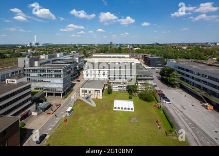 Allemagne, Oberhausen, Alt-Oberhausen, Oberhausen-Lirich, région de Ruhr, Rhin inférieur, Rhénanie-du-Nord-Westphalie, NRW, quartier 231, Parc d'affaires pour la location de bureaux, l'ancien Babcock Borsig AG, fabricant de chaudières à vapeur, blocs de bureaux et bâtiments administratifs, derrière l'usine d'incinération des déchets GMVA Banque D'Images