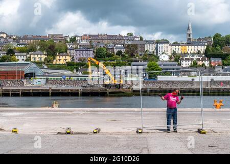 Cork, Irlande. 4 juin 2021. Les employés du port de Cork ont aujourd'hui clôturé les quais Albert et Kennedy afin d'empêcher les gens de se rassembler pour boire de l'alcool pendant le week-end des fêtes de juin. Crédit : AG News/Alay Live News Banque D'Images