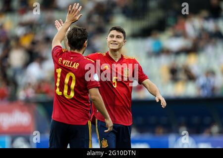 MARIBOR, SLOVÉNIE - JUIN 03 : Gonzalo Villar, d'Espagne, et Jorge Cuenca, d'Espagne, réagissent lors du match de demi-finale du championnat européen des moins de 21 ans de l'UEFA 2021 entre SF1 et SF2 à Stadion Ljudski vrt le 3 juin 2021 à Maribor, en Slovénie. (Photo de Grega Valancic/MB Media) Banque D'Images