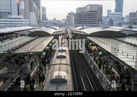 OSAKA, JAPON - 16 décembre 2019 : Osaka, Japon - 27 novembre 2019 : vue intérieure du célèbre bâtiment de la gare d'Osaka, Japon Banque D'Images