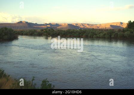 Photo de paysage de la rivière Green, un affluent du fleuve Colorado, Utah, États-Unis Banque D'Images