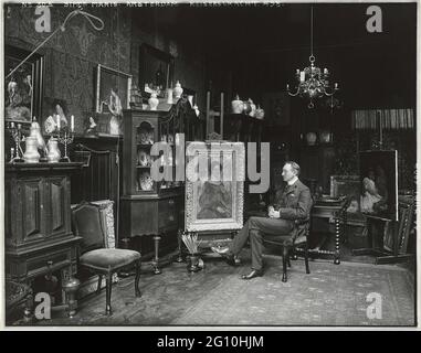 L'artiste Simon Maris dans son studio au Keizersgracht à Amsterdam. Banque D'Images