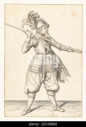 Le soldat portant sa brochette avec les deux mains éloignées au-dessus de son épaule droite, a visé le point en diagonale au sol; dessins de conception pour l'opération d'armes de Jacob de Gheyn (II). Un soldat, pour les pieds, qui porte une brochette (lance) au-dessus de son épaule droite, a visé le point diagonalement au sol. Ses mains très éloignées de la brochette. Il s'agit de la première opération permettant d'abaisser la brochette afin de continuer dans le cadre d'un gain. Dessin de conception de la plaque 12 dans les instructions de manipulation de la brochette dans l'opéra d'armes de J. de Gheyn (1607). Warness autour de 1600. Conception d'une impression. Banque D'Images