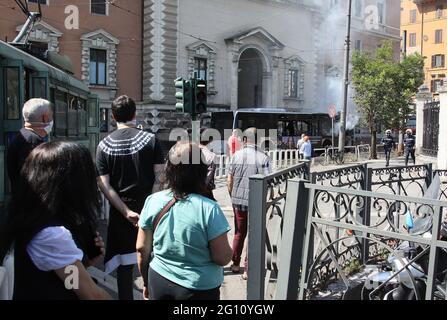 Rome, Italie. 04e juin 2021. Rome, autobus ATAC de Rome détruit par des flammes causées par une panne, dans le centre de Rome. Photo : crédit : Agence photo indépendante/Alamy Live News Banque D'Images