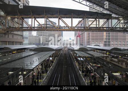 OSAKA, JAPON - 16 décembre 2019 : Osaka, Japon - 27 novembre 2019 : vue intérieure du célèbre bâtiment de la gare d'Osaka, Japon Banque D'Images