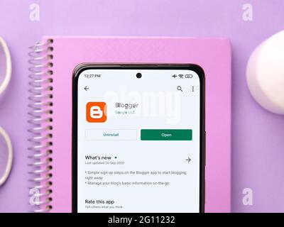Assam, inde - 29 mai 2021 : logo Blogger sur l'écran du téléphone image de stock. Banque D'Images