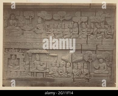 Bas Reliof dans le mur nord du Borobudur; Ditto 2nd Go. Relief raconte des histoires de jeunes de Siddhartha à Lalitavistara et de Ruyana à Avadana. Banque D'Images