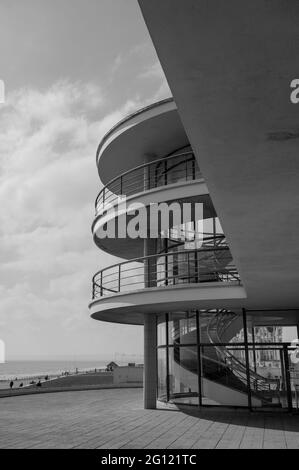 Pavillon de la Warr, de style international, ou Art Déco moderne, édifice de 1935 à Bexhill, Sussex, Royaume-Uni conçu par Erich Mendelsohn et Serge Chermayeff Banque D'Images