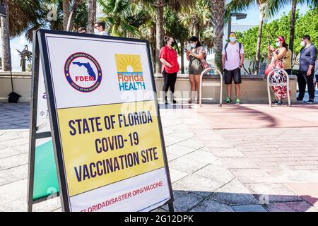 Miami Beach Florida,Ocean Terrace covid-19 signe du site de vaccination, Banque D'Images