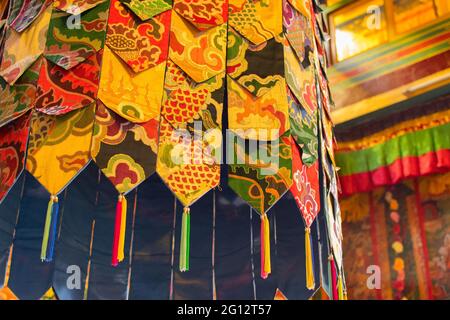 Thangka bouddhiste - une peinture bouddhiste tibétaine sur coton, ou applique de soie - dans un monastère de Ralong, Sikkim, Inde Banque D'Images