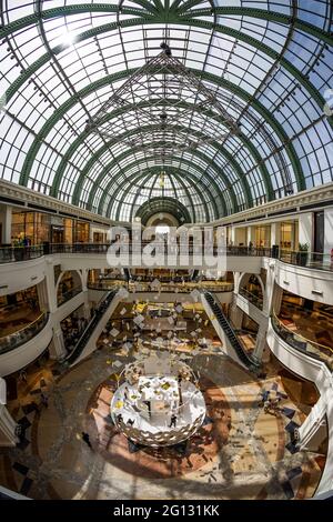 L'intérieur du centre commercial de dubaï via un objectif fisheye Banque D'Images