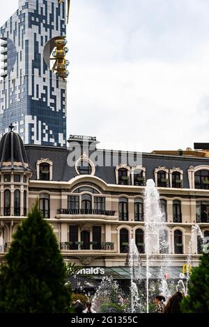 22 MAI 2021, BATUMI, GÉORGIE: Détails extérieurs des bâtiments de la vieille ville de Batumi, Géorgie Banque D'Images