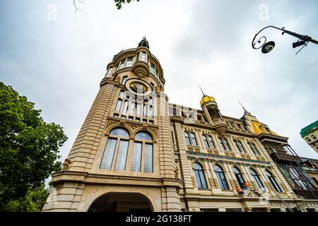 22 MAI 2021, BATUMI, GÉORGIE: Détails extérieurs des bâtiments de la vieille ville de Batumi, Géorgie Banque D'Images