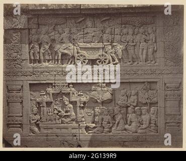 Bas Réliof dans le mur sur le côté nord du Borobudur; Ditto 2nd Go. Dont la partie supérieure racontait une histoire de Siddhartha à Lalitavistara et la partie inférieure un secours d'Avadana l'histoire de Ruyana. Banque D'Images