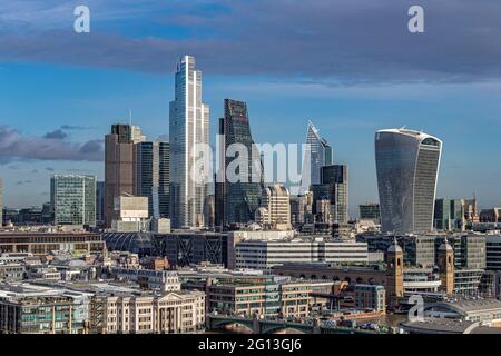 La ville de Londres Skyline, coeur du centre financier de Londres, y compris le Cheesegrater et 22 Bishopsgate, Londres, Royaume-Uni Banque D'Images