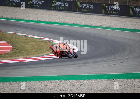 MONTMELLO, ESPAGNE-4 JUIN 2021: Danilo Petrucci sur son #9 KTM RC16 (Team: Tech3 KTM Factory Racing), Championnat du monde MotoGP 2021 Banque D'Images