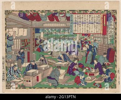 Représentation de la production de fans à Tokyo (' Tokyo Nishiki-e Seizo No zu ''); représentations d'ateliers au Japon (' Dai-Nippon Bussan zu-e '). Face dans un atelier où les variétés (Nishiki-e) et d'autres imprimés sont produits. Les différentes étapes de production sont dans l'image: Préparation et séchage du papier; impression; Croping; fabrication, blasonnement et piégeage des références. Un grand stock d'hélices dépend du plafond. Les Disaders et autres produits imprimés sont admirés dans la fenêtre du magasin par des spectateurs souriants. Banque D'Images