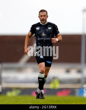 Galway Sportsgrounds, Galway, Connacht, Irlande. 4 juin 2021. Rainbow Cup Rugby, Connacht versus Ospreys; Osprey Fly-Half Stephen Tyler crédit: Action plus Sports/Alay Live News Banque D'Images