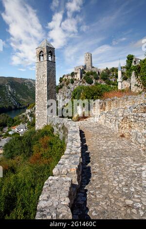 Village de Pocitelj avec ses maisons traditionnelles en Bosnie-Herzégovine Banque D'Images