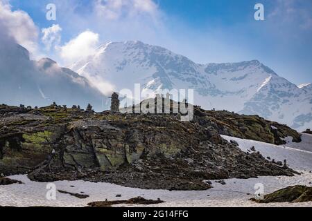 Magnifiques paysages au cours de la route sur le haut col San Bernardino en Suisse Banque D'Images