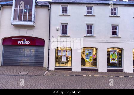 Tôt le matin dans le centre-ville de Haverfordwest, été 2021. Banque D'Images