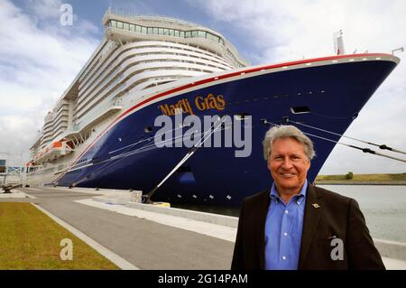 Port Canaveral, comté de Brevard. Floride. États-Unis, 4 juin 2021. Le capitaine John Murray, chef de la direction de l'Administration portuaire de Canaveral, ainsi que 300 conseillers en voyages, partenaires, dignitaires et invités, ont participé à une réception de bienvenue soulignant l'excitation suscitant l'arrivée de Mardi gras dans son nouveau port d'attache de la Carnival Cruise Line. Crédit : Julian Leek/Alay Live News Banque D'Images