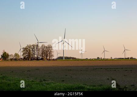 Les éoliennes se trouvent près d'Anvers dans le comté de Paulding, Ohio, États-Unis. Banque D'Images