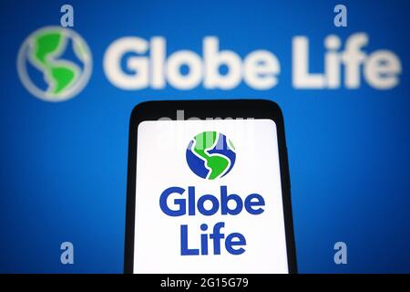 Ukraine. 04e juin 2021. Dans cette illustration, le logo Globe Life apparaît sur l'écran d'un smartphone et d'un pc. (Photo de Pavlo Gonchar/SOPA Images/Sipa USA) crédit: SIPA USA/Alay Live News Banque D'Images