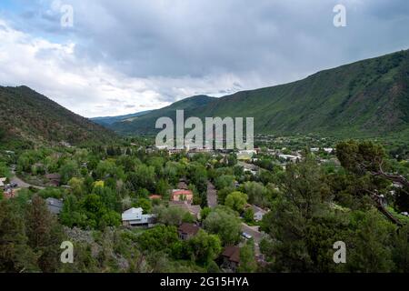 Vue sur un quartier résidentiel à Glenwood Springs, Colorado, États-Unis Banque D'Images