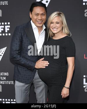 Los Angeles, États-Unis. 04e juin 2021. Jon M. Chu et Kristin Hodge arrivent au Festival international du film Latino de Los Angeles 2021 - DANS LES HAUTEURS projection spéciale de l'aperçu qui a eu lieu au TCL Chinese Theatre à Hollywood, CA, le vendredi, ?juin 4, 2021. (Photo par Sthanlee B. Mirador/Sipa USA) crédit: SIPA USA/Alay Live News Banque D'Images