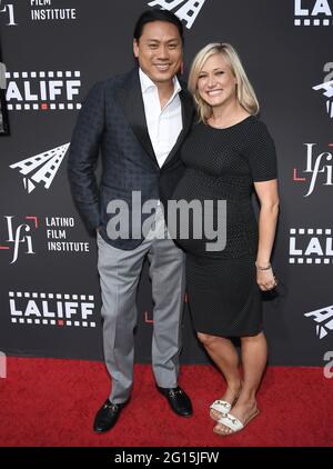Los Angeles, États-Unis. 04e juin 2021. Jon M. Chu et Kristin Hodge arrivent au Festival international du film Latino de Los Angeles 2021 - DANS LES HAUTEURS projection spéciale de l'aperçu qui a eu lieu au TCL Chinese Theatre à Hollywood, CA, le vendredi, ?juin 4, 2021. (Photo par Sthanlee B. Mirador/Sipa USA) crédit: SIPA USA/Alay Live News Banque D'Images
