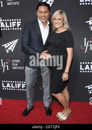 Los Angeles, États-Unis. 04e juin 2021. Jon M. Chu et Kristin Hodge arrivent au Festival international du film Latino de Los Angeles 2021 - DANS LES HAUTEURS projection spéciale de l'aperçu qui a eu lieu au TCL Chinese Theatre à Hollywood, CA, le vendredi, ?juin 4, 2021. (Photo par Sthanlee B. Mirador/Sipa USA) crédit: SIPA USA/Alay Live News Banque D'Images