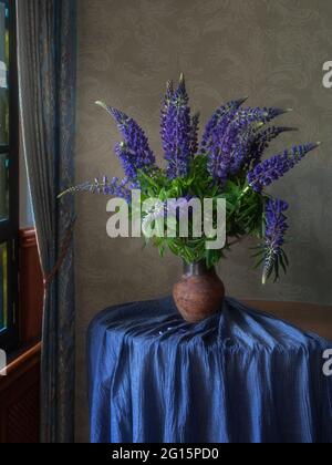 Encore la vie avec un splendide bouquet de fleurs Banque D'Images