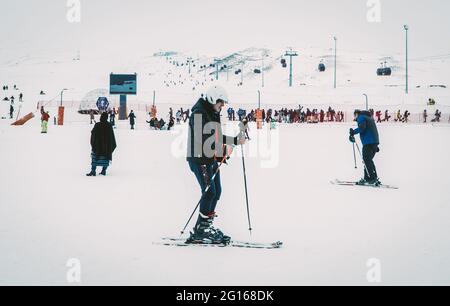 Skieurs de la station de ski d'Erciyes - Anatolie Centrale, Turquie Banque D'Images