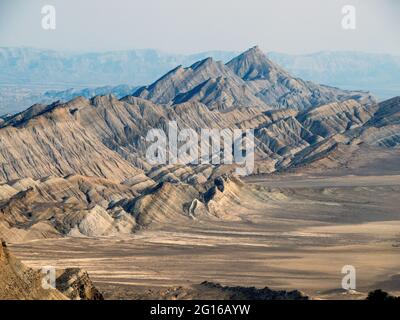 Chaîne de montagnes dans la réserve gérée de Chachuna, Géorgie Banque D'Images