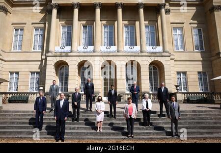 (De gauche à droite) le commissaire à l'économie de l'UE, Paolo Gentiloni, le président de l'Eurogroupe, Paschal Donohoe, le président de la Banque mondiale, David Malpass, le ministre italien des Finances, Daniele Franco, le ministre français des Finances, Bruno le Maire, le ministre canadien des Finances, Chrystia Freeland, le chancelier de l'Échiquier britannique, Rishi Sunak, le directeur général du FMI, Kristalina Georgieva, Le ministre allemand des Finances OLAF Scholz, le secrétaire américain au Trésor Janet Yellen, le secrétaire général de l'Organisation de coopération et de développement économiques (OCDE) Mathias Cormann, le ministre japonais des Finances Taro Aso, en tant que ministère des Finances m Banque D'Images