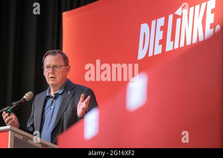 Seebach, Allemagne. 05e juin 2021. Bodo Ramelow (parti de gauche), ministre-président de la Thuringe, prend la parole lors de la réunion des représentants d'État du parti de gauche de Thuringe. Le nouveau chef du parti de gauche, Hennig-Wellsow, veut entrer au Bundestag pour la première fois. Credit: Michael Reichel/dpa/Alay Live News Banque D'Images