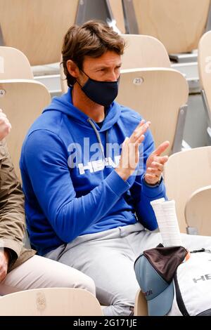 Paris, France. 05e juin 2021. Tennis : Grand Chelem/ATP Tour - French Open, hommes célibataires, 3e tour, Alcaraz (Espagne) - Struff (Allemagne). Juan Carlos Ferrero, entraîneur de Carlos Alcaraz, se trouve dans la boîte des joueurs. Credit: Frank Molter/dpa/Alay Live News Banque D'Images