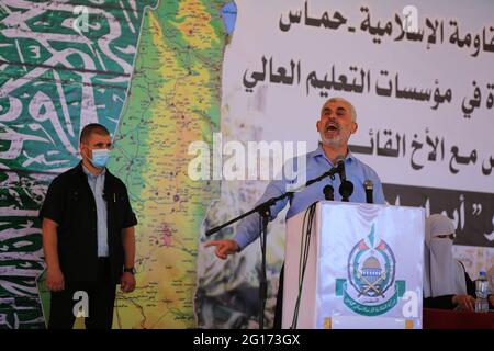 Gaza, la bande de Gaza, Palestine. 5 juin 2021. Yahya Sinwar, chef du Hamas dans la bande de Gaza. Discours lors d'une réunion avec des professeurs d'université à Gaza. Crédit : Mahmoud Khatab/Quds Net News/ZUMA Wire/Alay Live News Banque D'Images