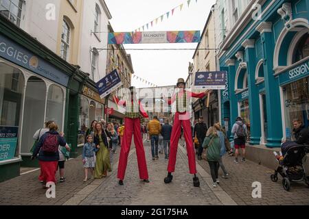 Falmouth Cornwall, ouvert aux entreprises, Sommet du G7, Falmouth High Street, Sommet du G7 à Cornwall, quais de Falmouth, le navire restera statique, amarré à Falmouth, utilisé pour une période de 10 jours, hébergement, restauration, crédit: kathleen White/Alay Live News Banque D'Images