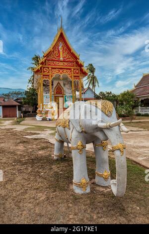 Sculpture d'éléphant au temple, Champasak, Laos Banque D'Images