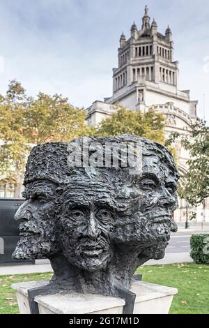 Douze visages de l'homme statue en bronze, Kensington, Londres, Royaume-Uni Banque D'Images