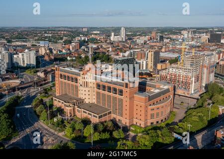 Bridgewater place et une vue aérienne du centre-ville de Leeds depuis le sud en regardant de nouveau la gare et les bureaux, les appartements et la vente au détail. Banque D'Images