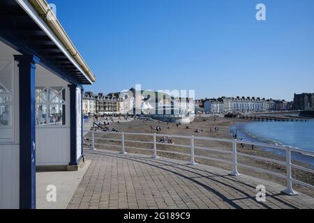 Le front de mer à Aberystwyth sur la côte galloise Banque D'Images