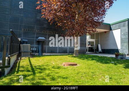 L'entrée du palais de justice du comté de Kittitas à Ellensburg, Washington, États-Unis - 2 mai 2021 Banque D'Images