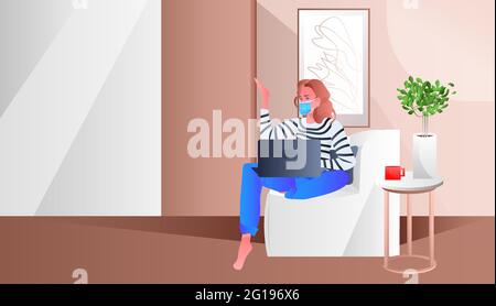 femme dans le masque assis sur un fauteuil et utilisant ordinateur portable chat bulle de communication de médias sociaux concept de réseau Illustration de Vecteur